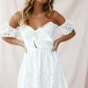 Selfie Leslie Chiara Off-Shoulder Sweetheart Neckline Dress White