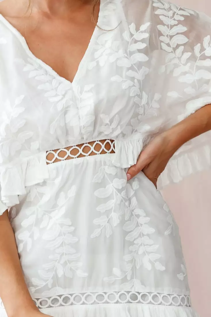 Selfie Leslie Caspar Leafy Embroidered Dress White - Image 4