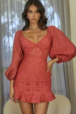 Selfie Leslie Make Memories Balloon Sleeve Molded Bust Lace Dress Rose