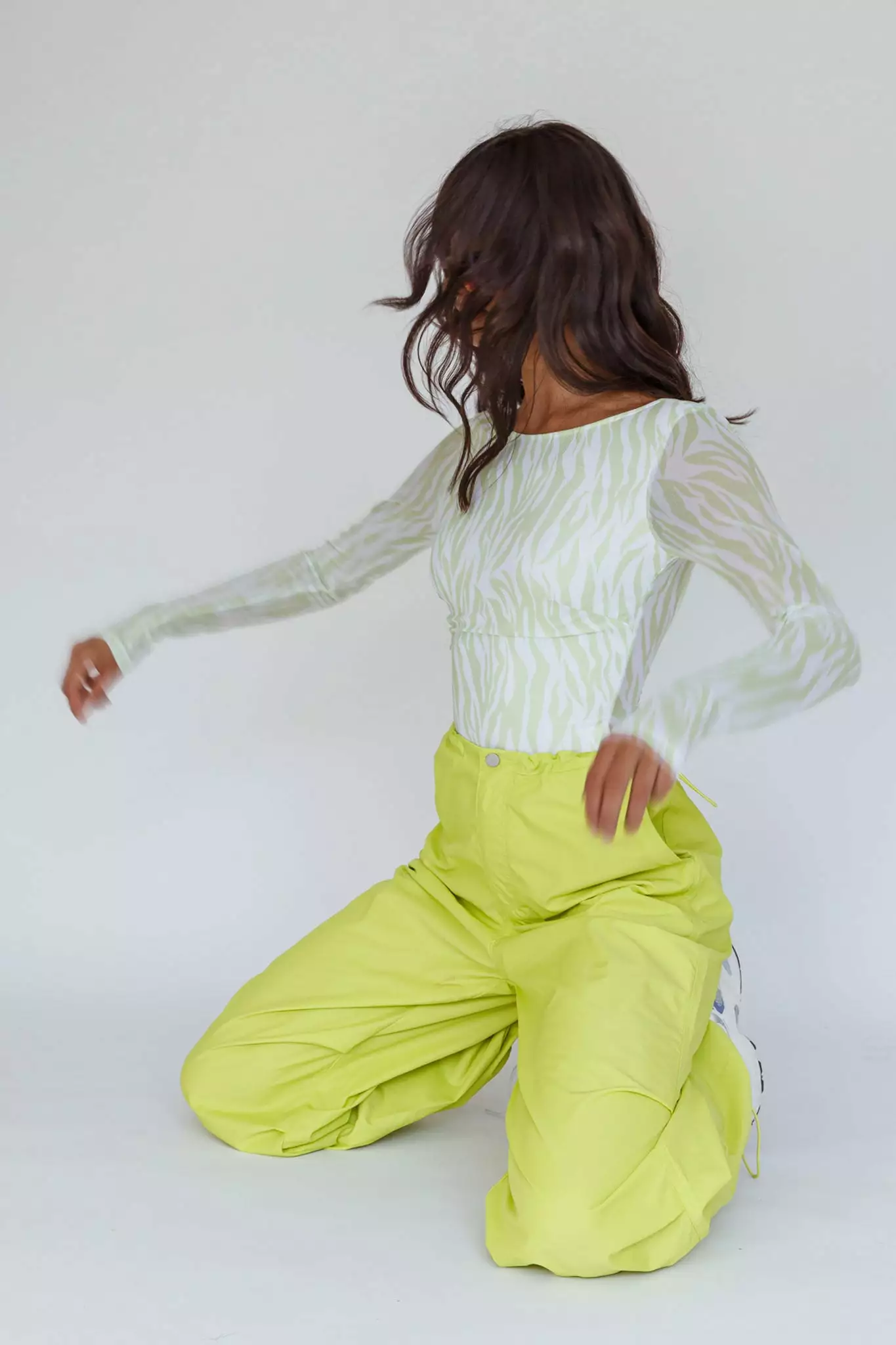 Juni Long Sleeve Low Back Mesh Bodysuit Tiger Lime - Image 5