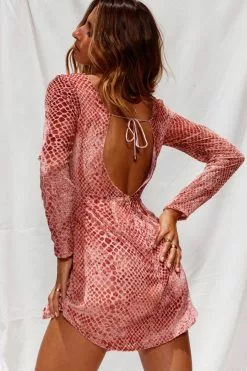 Selfie Leslie Demure Long Sleeve Open Back Dress Snake Skin Pattern Rose