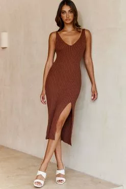Selfie Leslie Mi Amore V-Neckline Front Split Ribbed Knit Midi Dress Chocolate