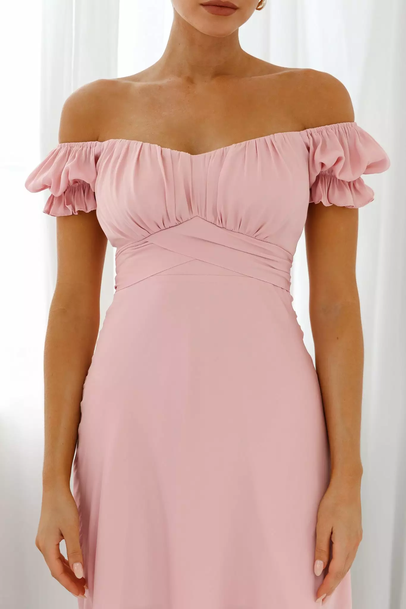 Selfie Leslie Linka Off-Shoulder Tie Back Midi Dress Blush - Image 4
