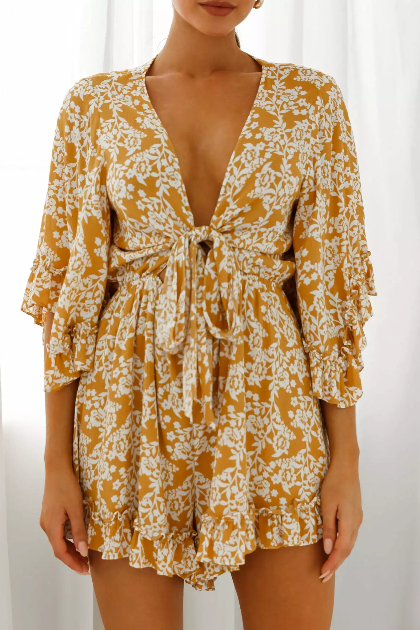 Selfie Leslie Athira Tied Bust Flared Sleeve Floral Stencil Print Romper Yellow - Image 4
