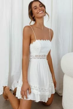 Selfie Leslie Desert Nights Crochet Lace Trim Tied Back Sun Dress White
