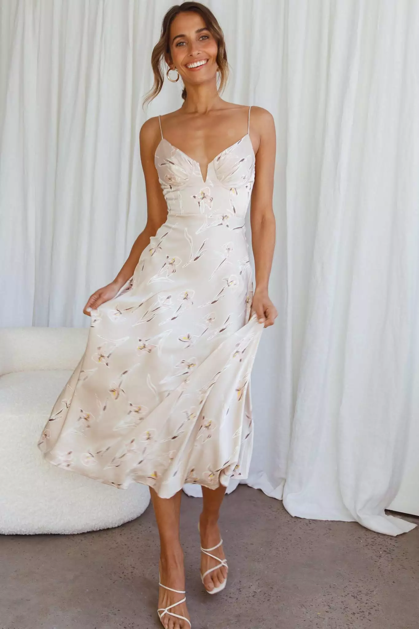 Selfie Leslie Lake Como Fitted Bodice Cami Strap Midi Dress Orchid Print Beige - Image 4