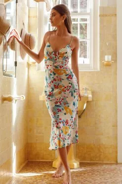 Selfie Leslie Lake Como Fitted Bodice Cami Strap Midi Dress Floral Paint Green