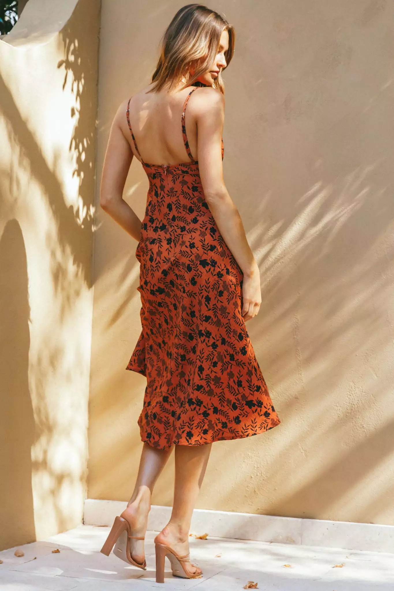 Selfie Leslie Melancholy Resin Buckle Midi Dress Floral Print Orange - Image 2