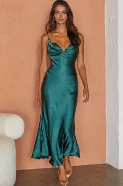 Selfie Leslie Infinity Pintuck Bust Maxi Dress Forest Green