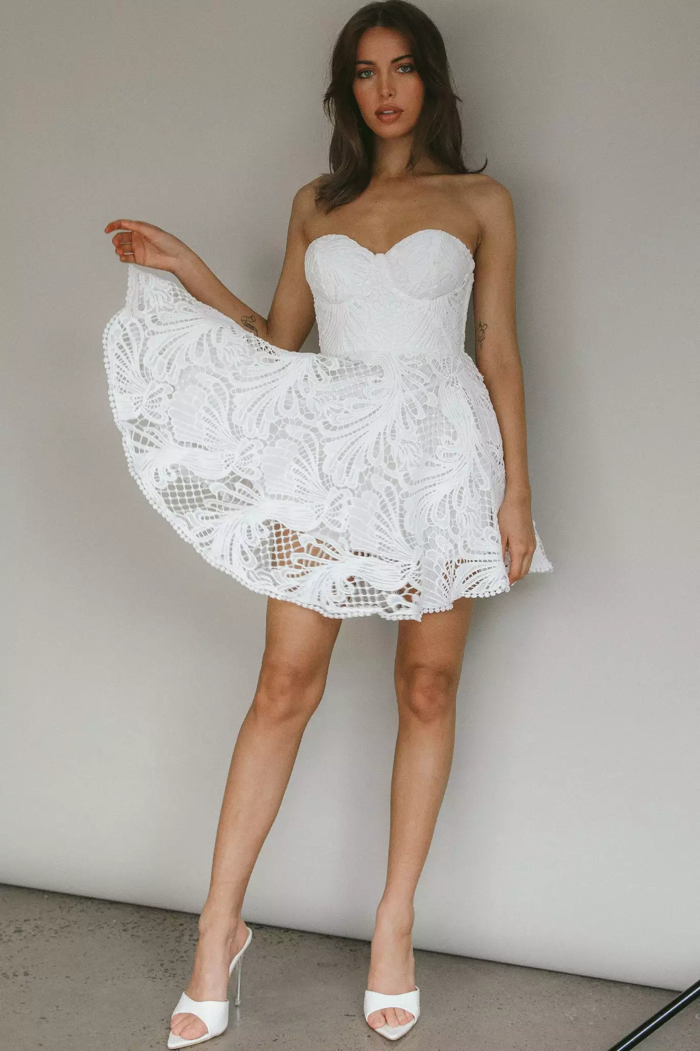 Selfie Leslie Cheyenne Sweetheart Neckline A-Line Dress White - Image 5