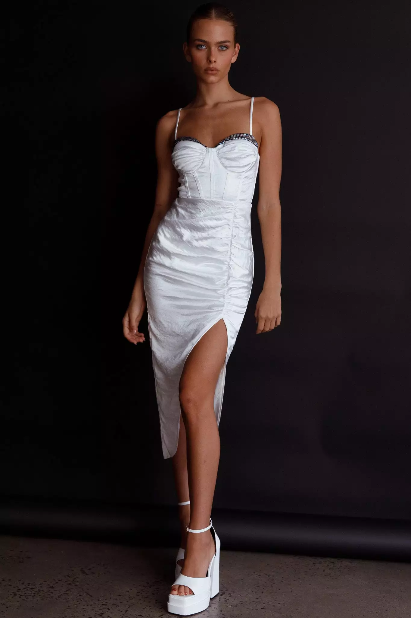 Selfie Leslie Fantasy Structured Bodice Ruched Midi Dress White - Image 3