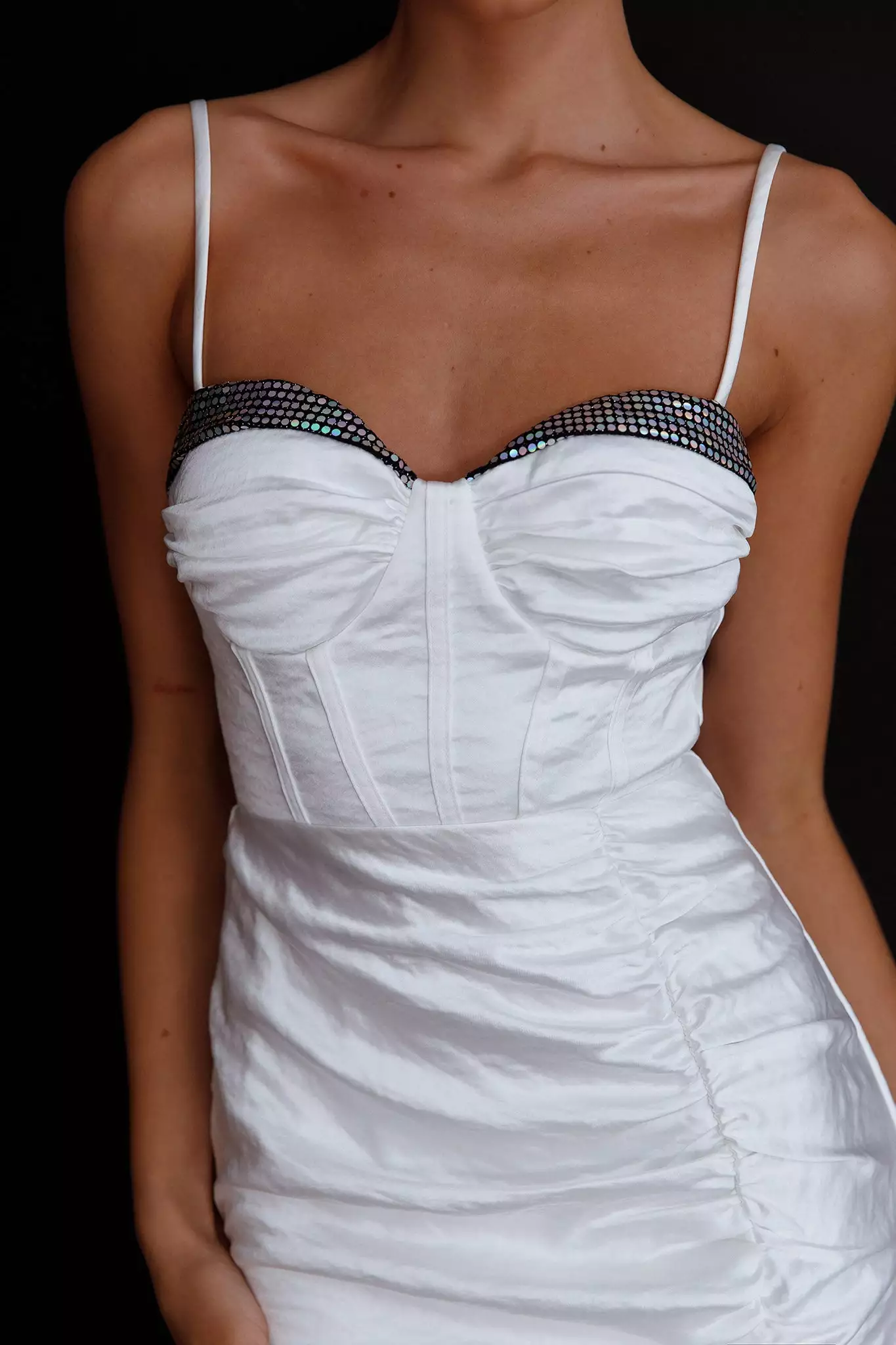 Selfie Leslie Fantasy Structured Bodice Ruched Midi Dress White - Image 4