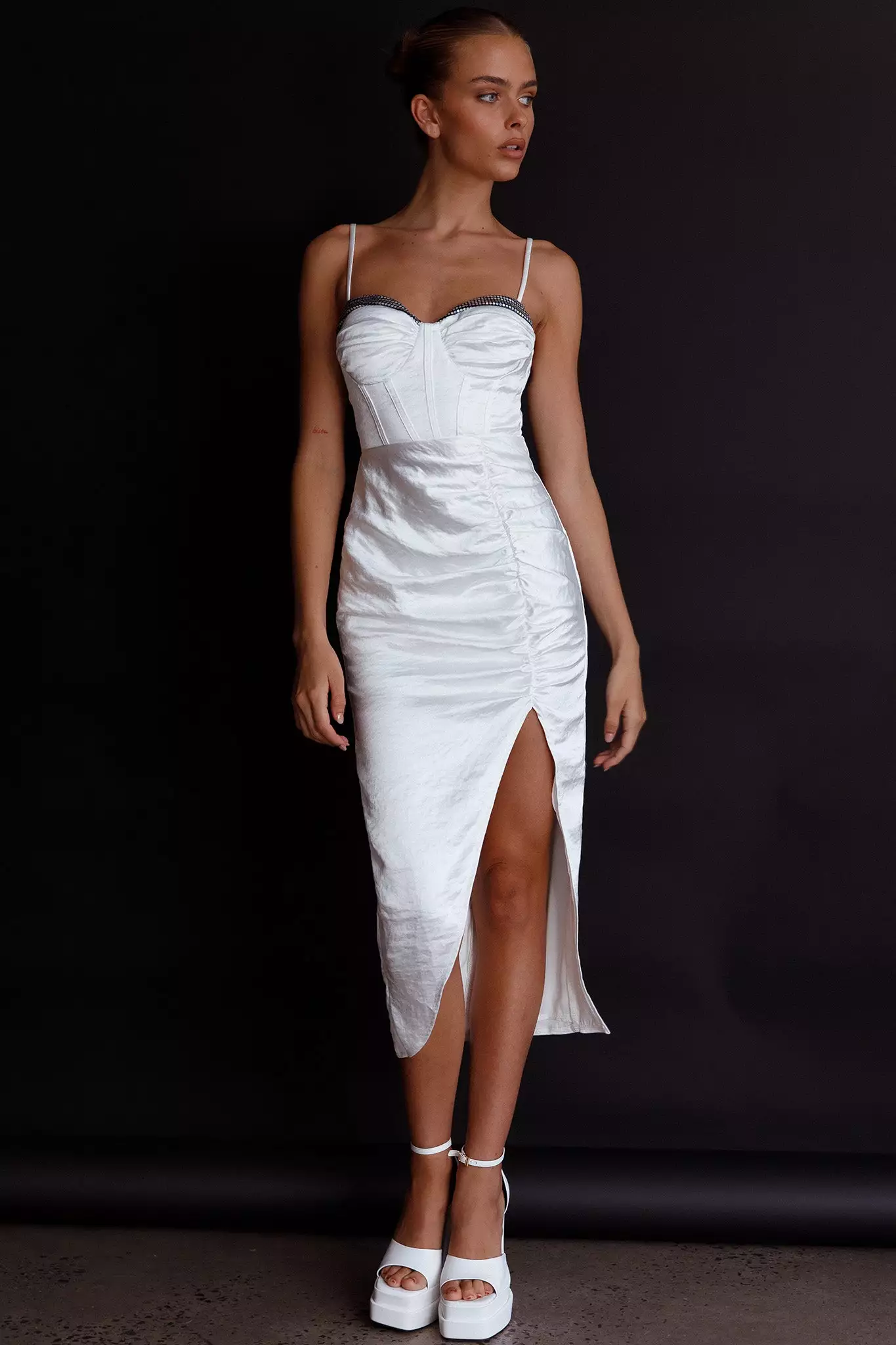 Selfie Leslie Fantasy Structured Bodice Ruched Midi Dress White - Image 5