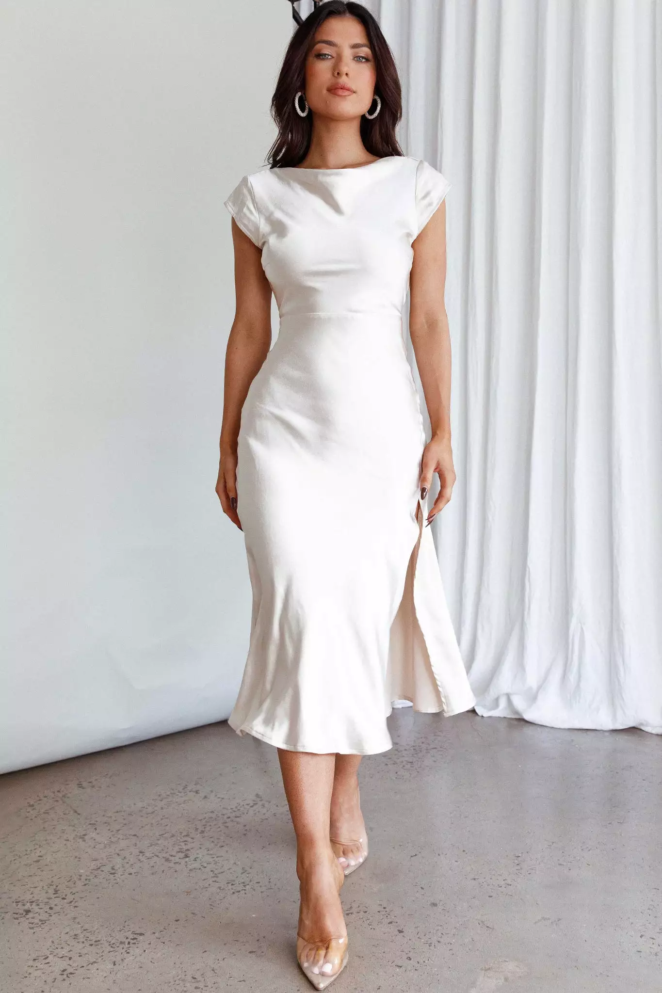 Selfie Leslie Lucinda Twist Back Midi Dress Champagne - Image 3