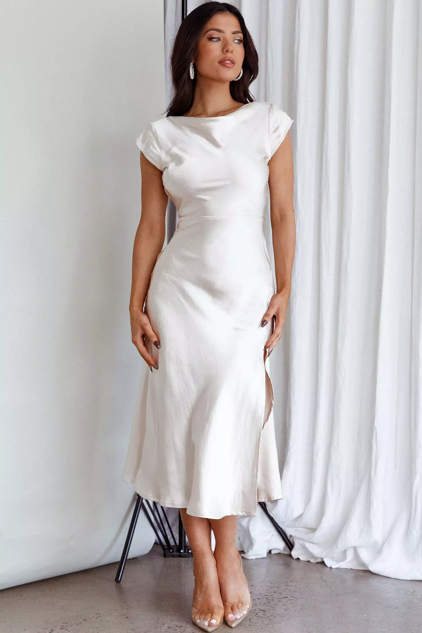 Selfie Leslie Lucinda Twist Back Midi Dress Champagne - Image 6