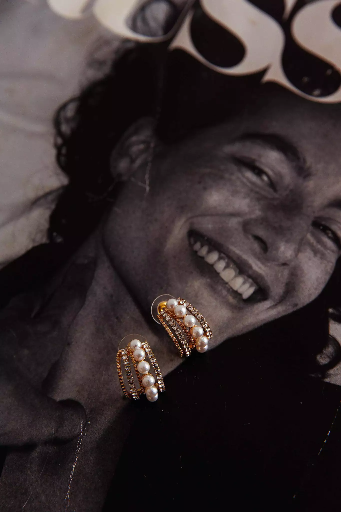 Selfie Leslie Odette Pearl Diamante Earrings Gold - Image 5