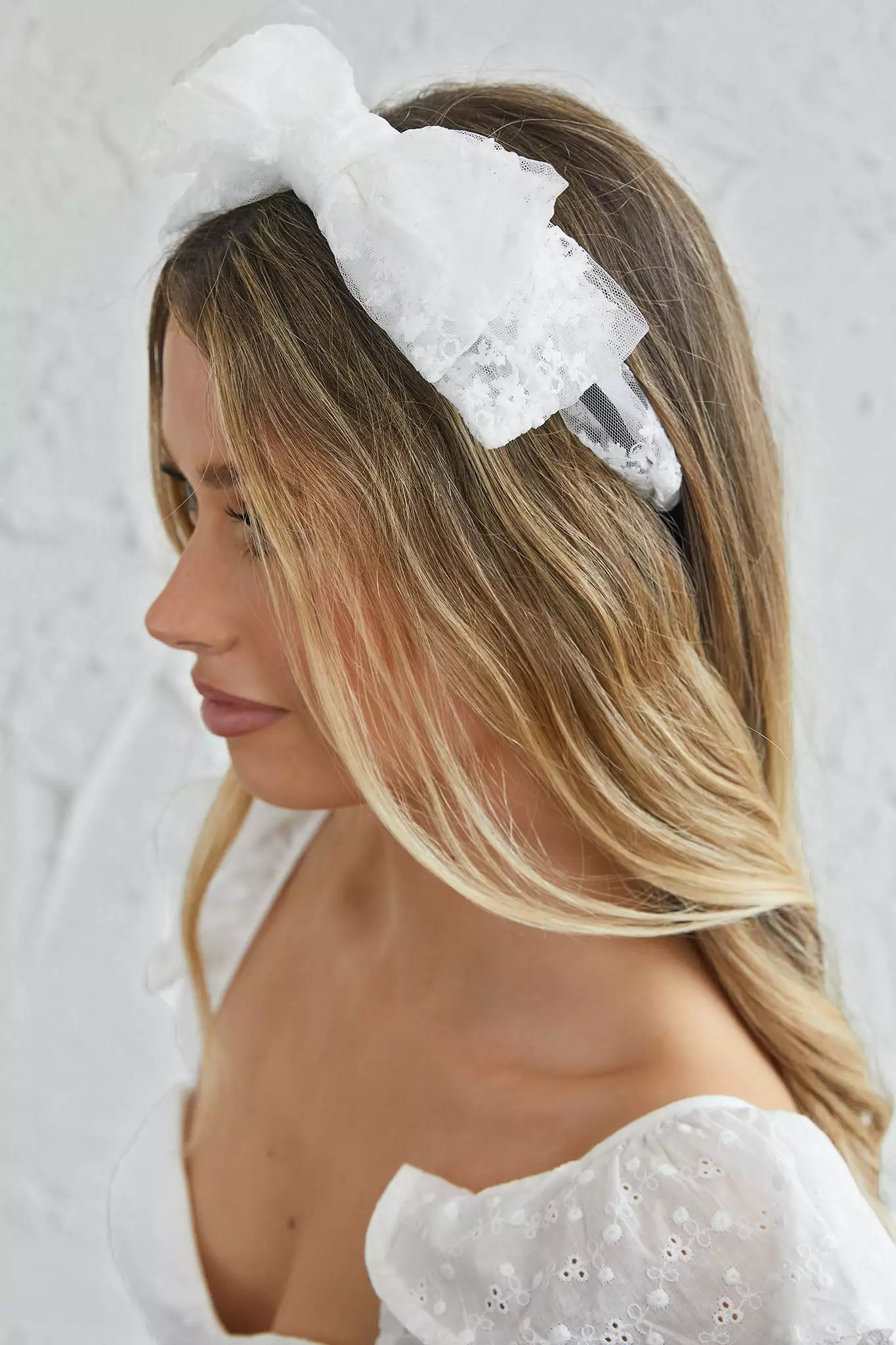 Selfie Leslie Alice Lace Bow Headband White