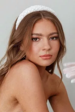 Selfie Leslie Suede Pearl Headband White