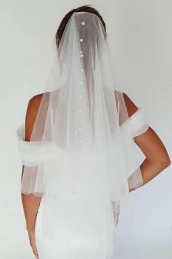 Selfie Leslie Marina Pearl Accent Veil White