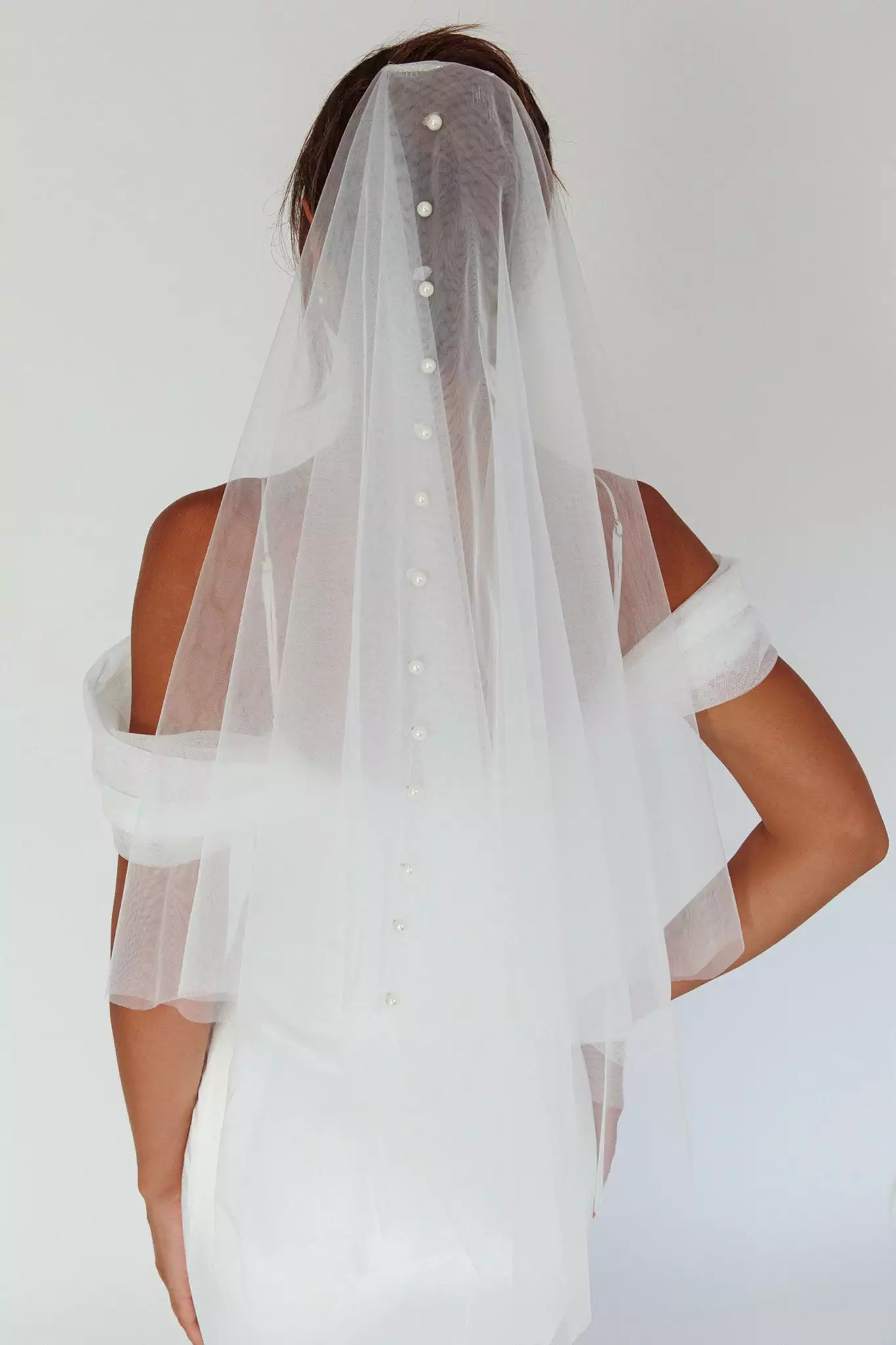 Selfie Leslie Marina Pearl Accent Veil White