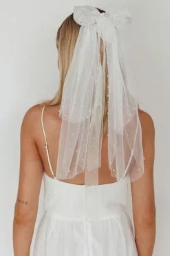Selfie Leslie Bella Pearl & Glitter Star Veil White