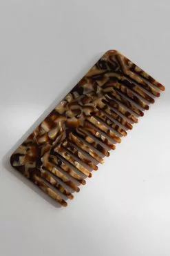 Selfie Leslie Hadley Marbled Comb Brown