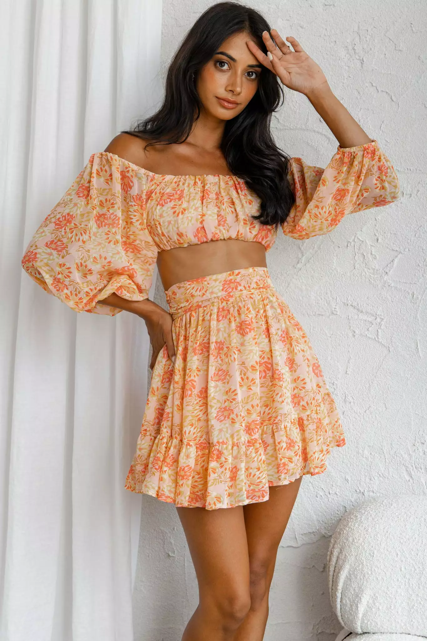 Selfie Leslie Abby Off-Shoulder Tie-Up Back Crop Top Floral Print Pink - Image 4