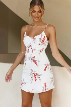 Selfie Leslie Bright Side Spaghetti Strap Ruched Detail Dress Floral Print White