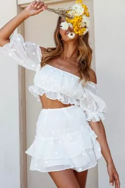 Selfie Leslie Krista Off-Shoulder Puff Sleeve Pompom Crop Top White