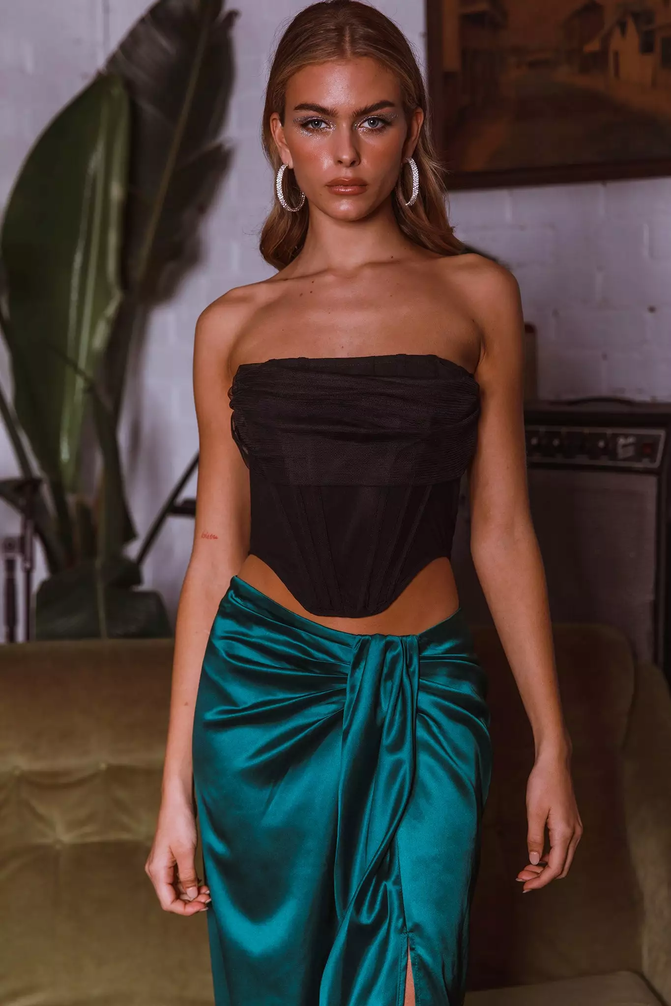 Selfie Leslie On The Money Gathered Midi Skirt Green - Image 4