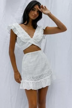 Selfie Leslie Just Bliss Tied Back Crop Top White