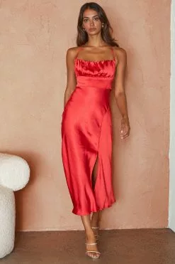 Selfie Leslie Lakoda Gathered Bust Bow Tie Back Midi Dress Red