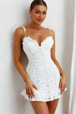 Selfie Leslie Kenzie Tied Shoulder Lace Dress White