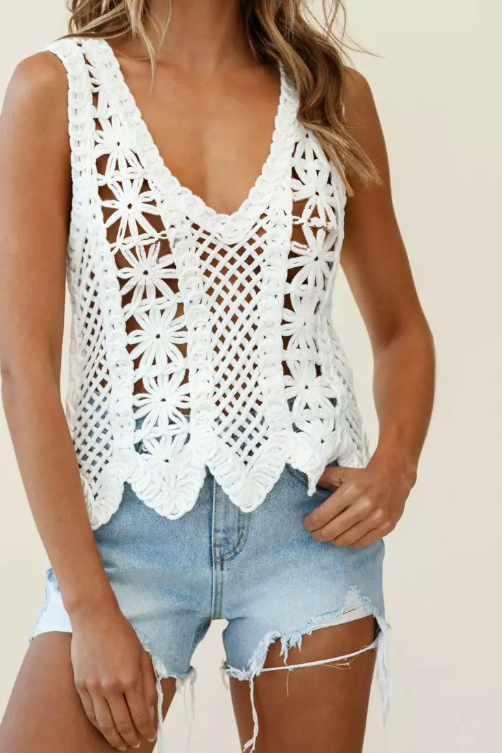Selfie Leslie Kinsey Intricate Knit Sleeveless Top White - Image 4