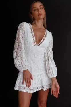 Selfie Leslie Summer Wine Long Sleeve Lace Dress White