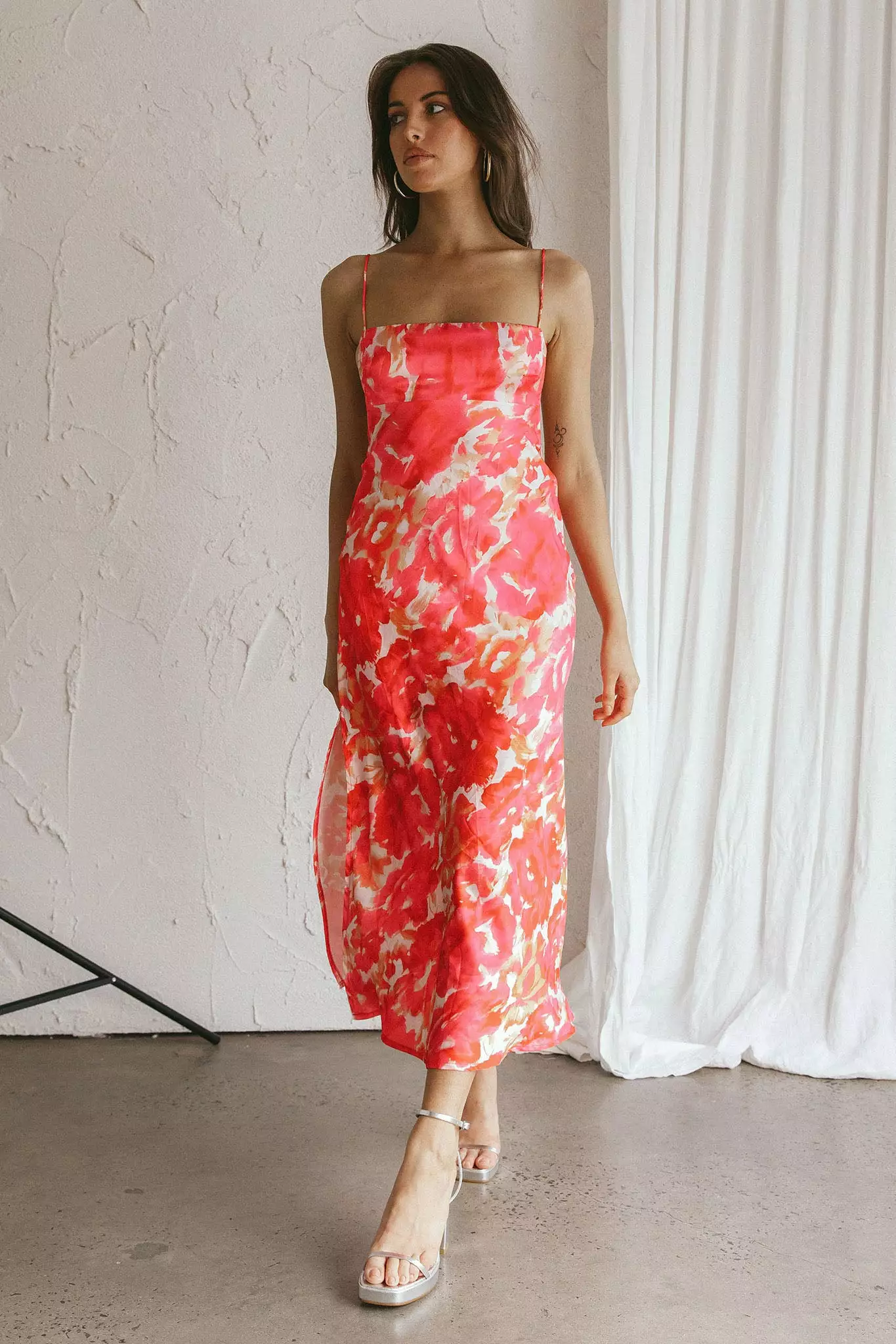 Saints + Secrets Dolce Life Low Back Midi Dress Floral Pink - Image 3