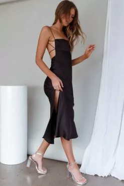 Selfie Leslie Dolce Life Low Back Midi Dress Black