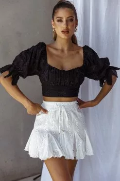 Selfie Leslie Passing By Tied Back Crop Top Black