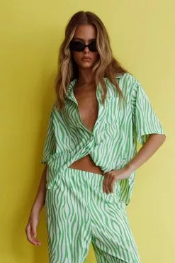 Indi Luxe Just A Hunch Button Shirt Zebra Green