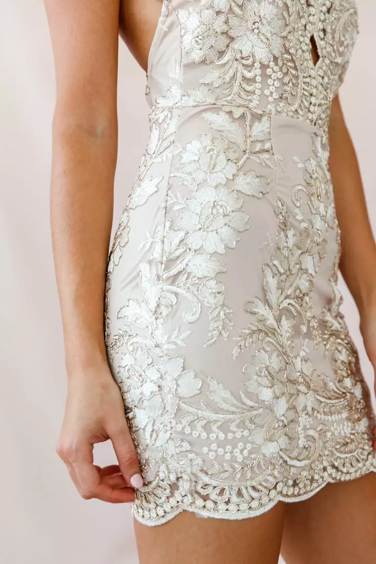 Selfie Leslie Havilah Halterneck Embroidery Dress Gold - Image 4
